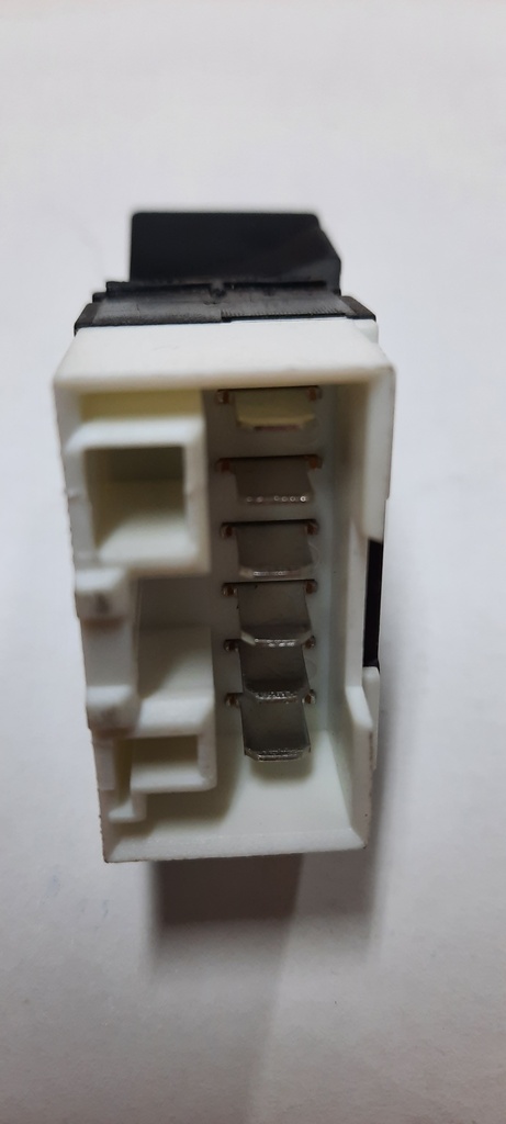 VUARAM TECLA ALZA VIDRIOS SIMPLE IZQ.(BLANCO-6 TERMINALES) DUCATO - BOXER 2002> OEM:735335418